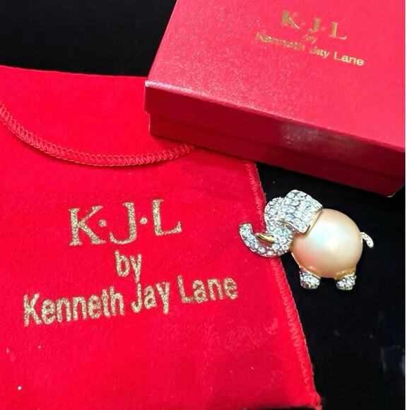 Kenneth Jay Lane Vintage Clear Rhinestone Faux Pearl Belly Elephant Brooch New - Picture 8 of 9